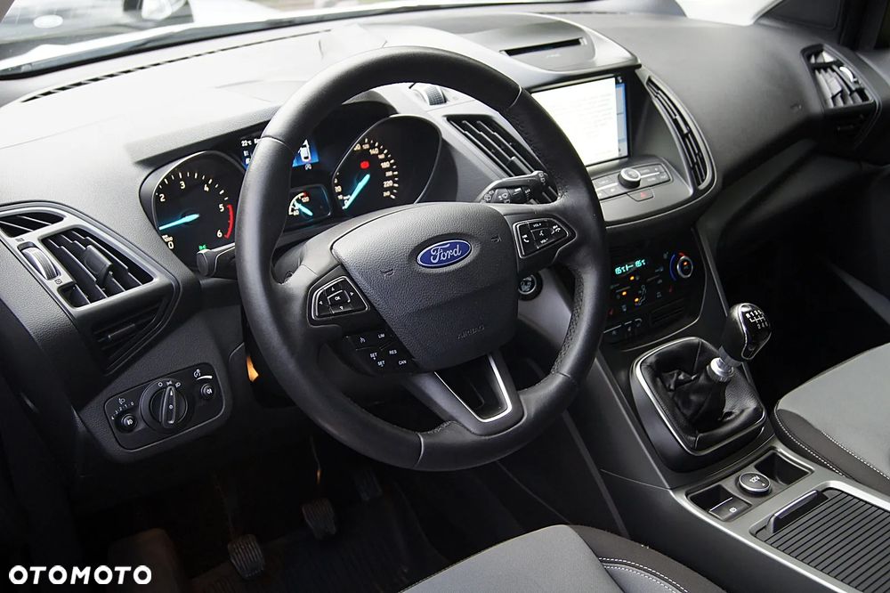 Ford Kuga - 22