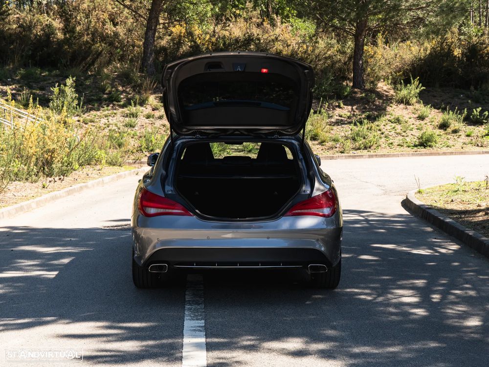 Mercedes-Benz CLA 200 - 30