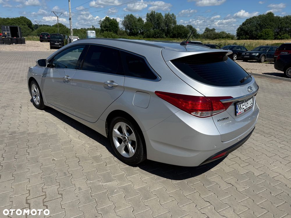 Hyundai i40 Kombi blue 1.6 Family+ - 6