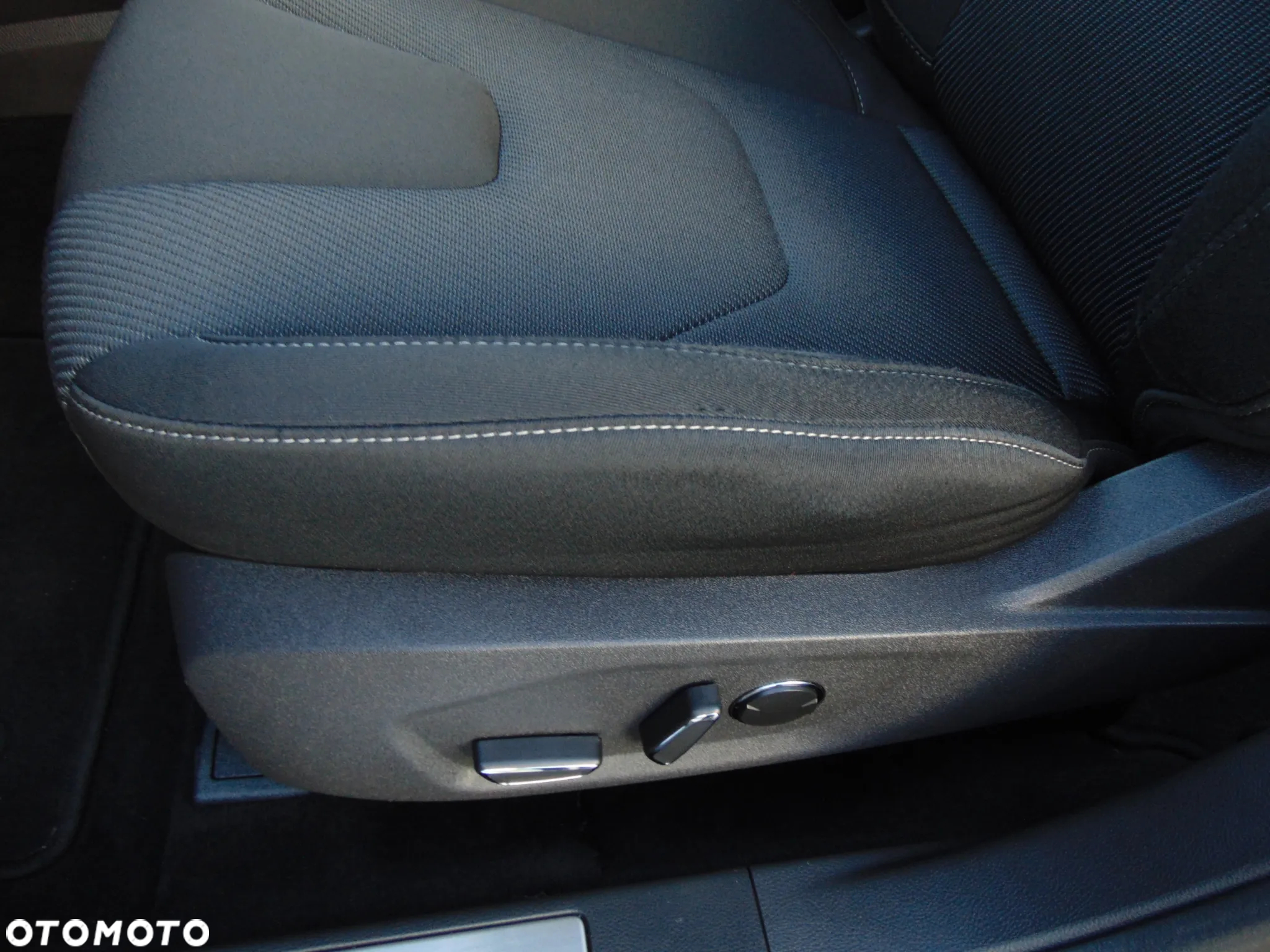 Ford Mondeo 2.0 EcoBoost Start-Stopp Autom Titanium - 16
