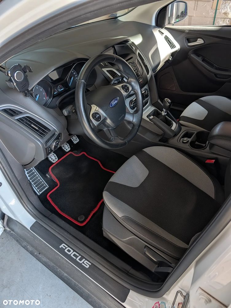 Ford Focus 1.0 EcoBoost Trend Sport - 11