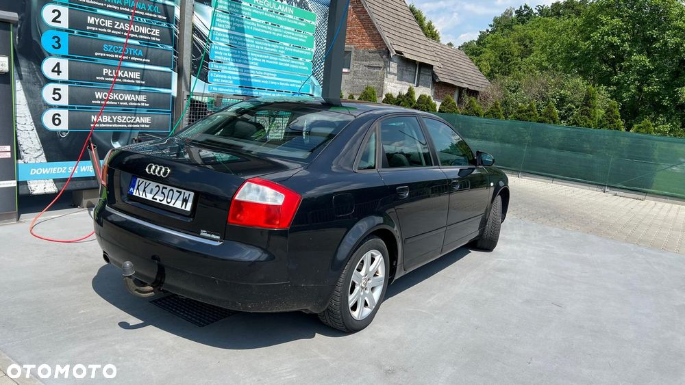 Audi A4 Limousine - 4