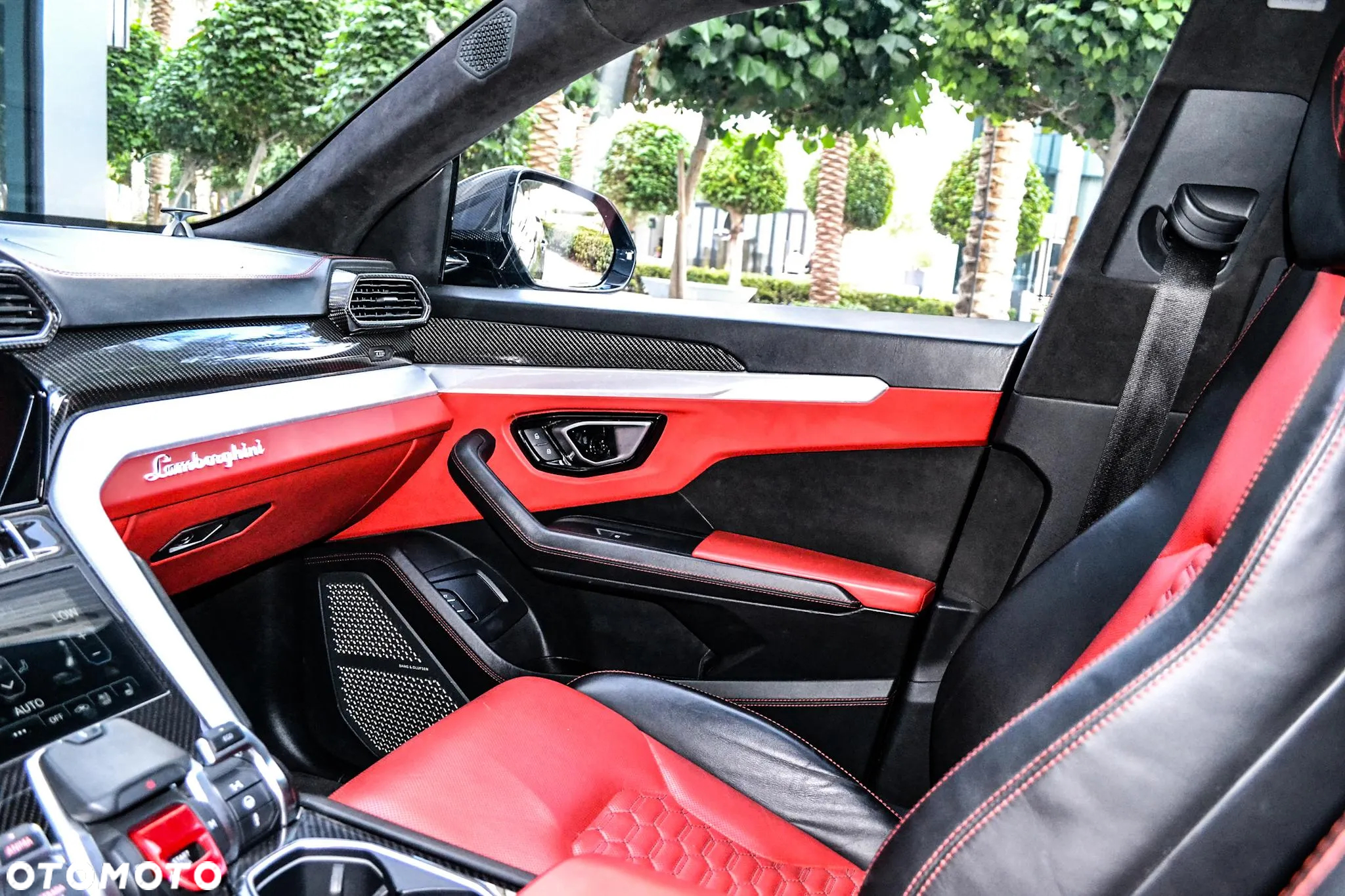 Lamborghini Urus Standard - 16