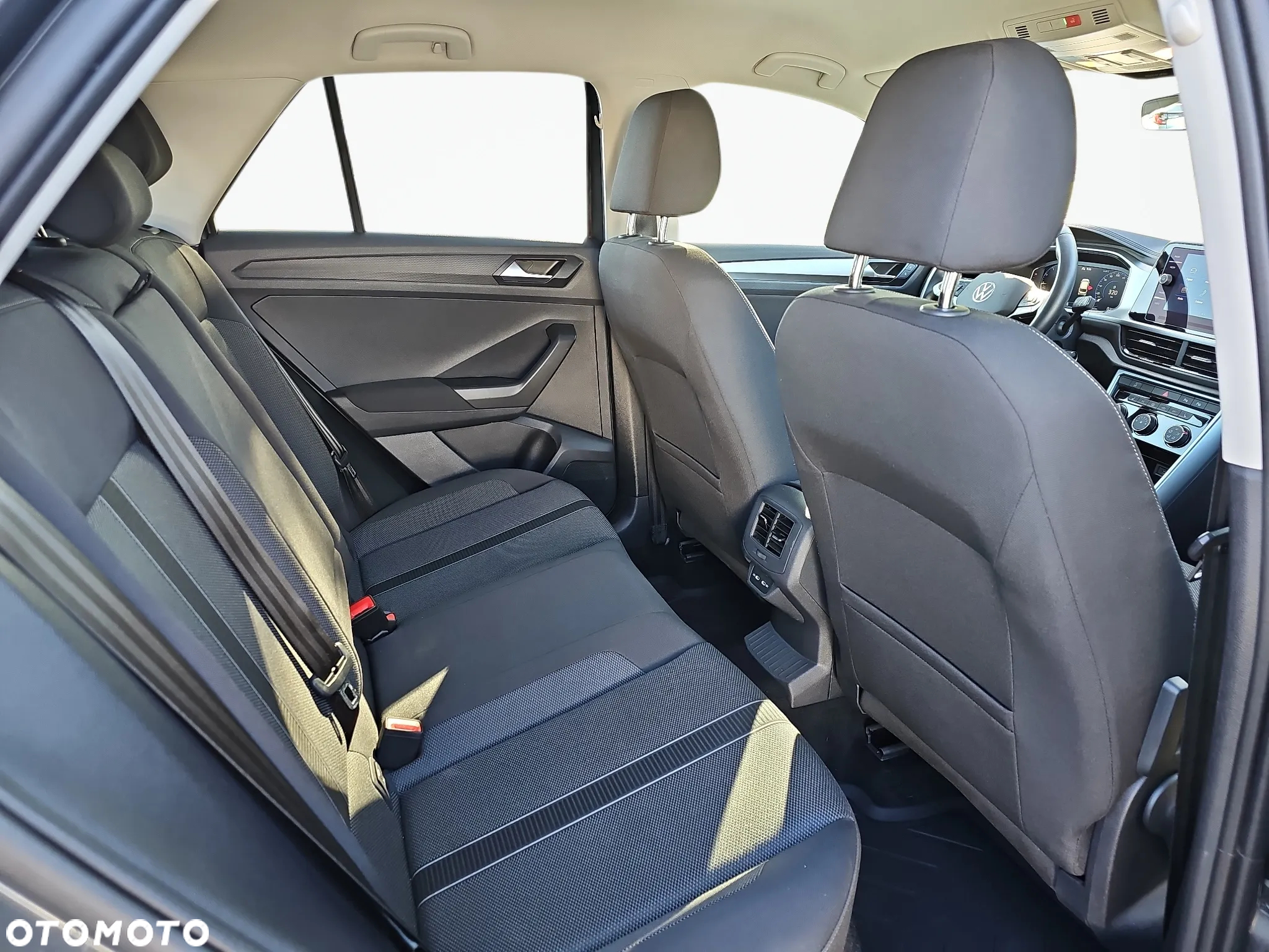 Volkswagen T-Roc 1.5 TSI Life - 11