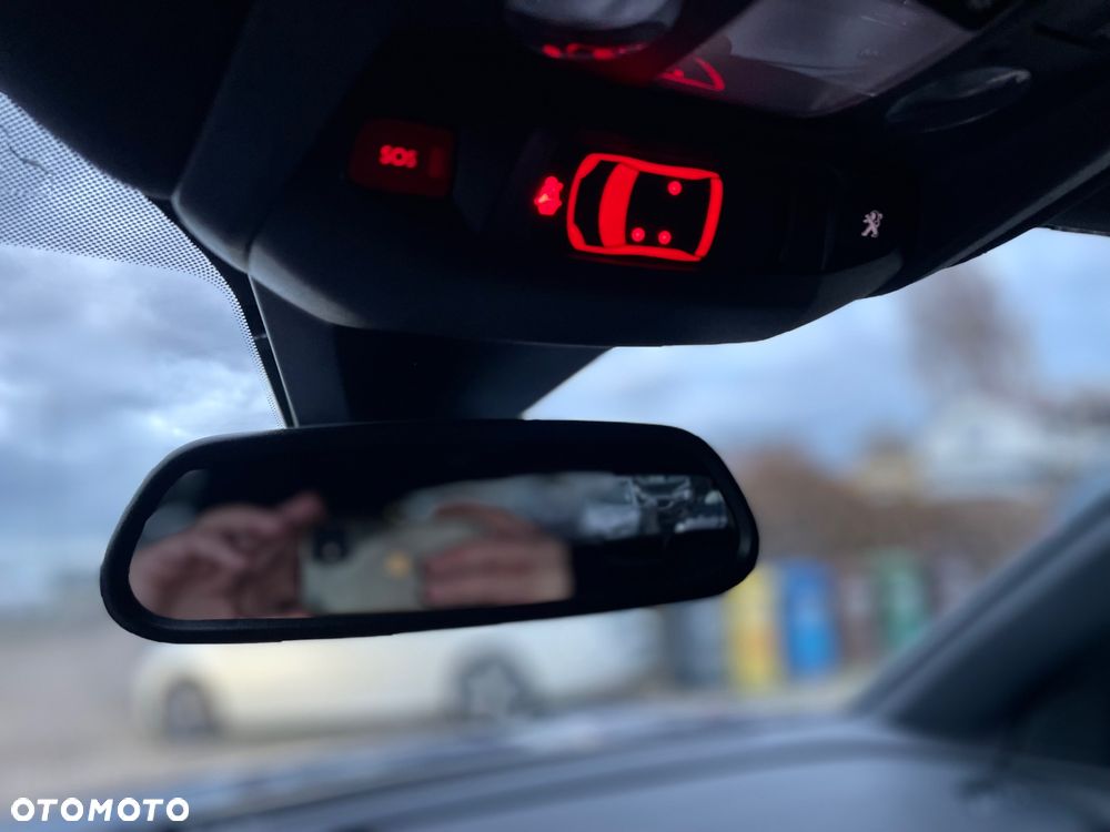 Peugeot 3008 1.6 BlueHDi Allure S&S EAT6 - 31