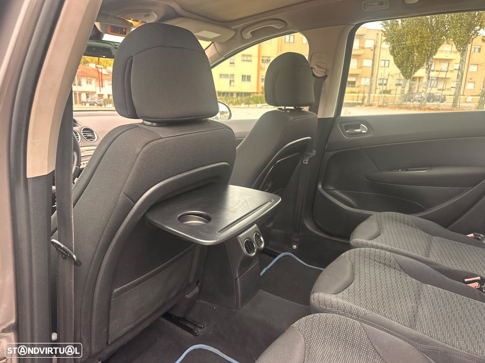Peugeot 308 SW - 13