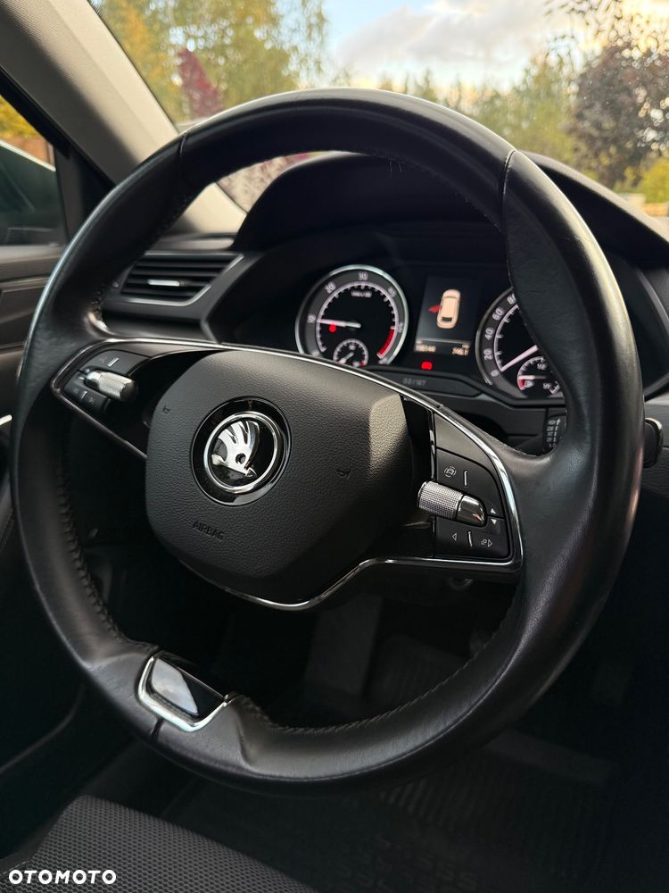 Skoda Superb 2.0 TDI SCR 4x4 Style DSG - 23