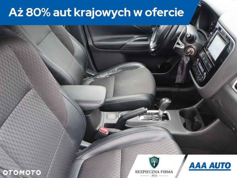 Mitsubishi Outlander - 11
