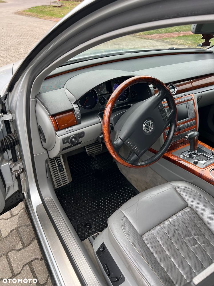 Volkswagen Phaeton - 6