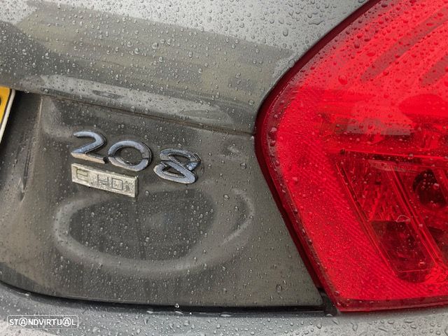 Peugeot 208 1.6 e-HDi Allure - 19