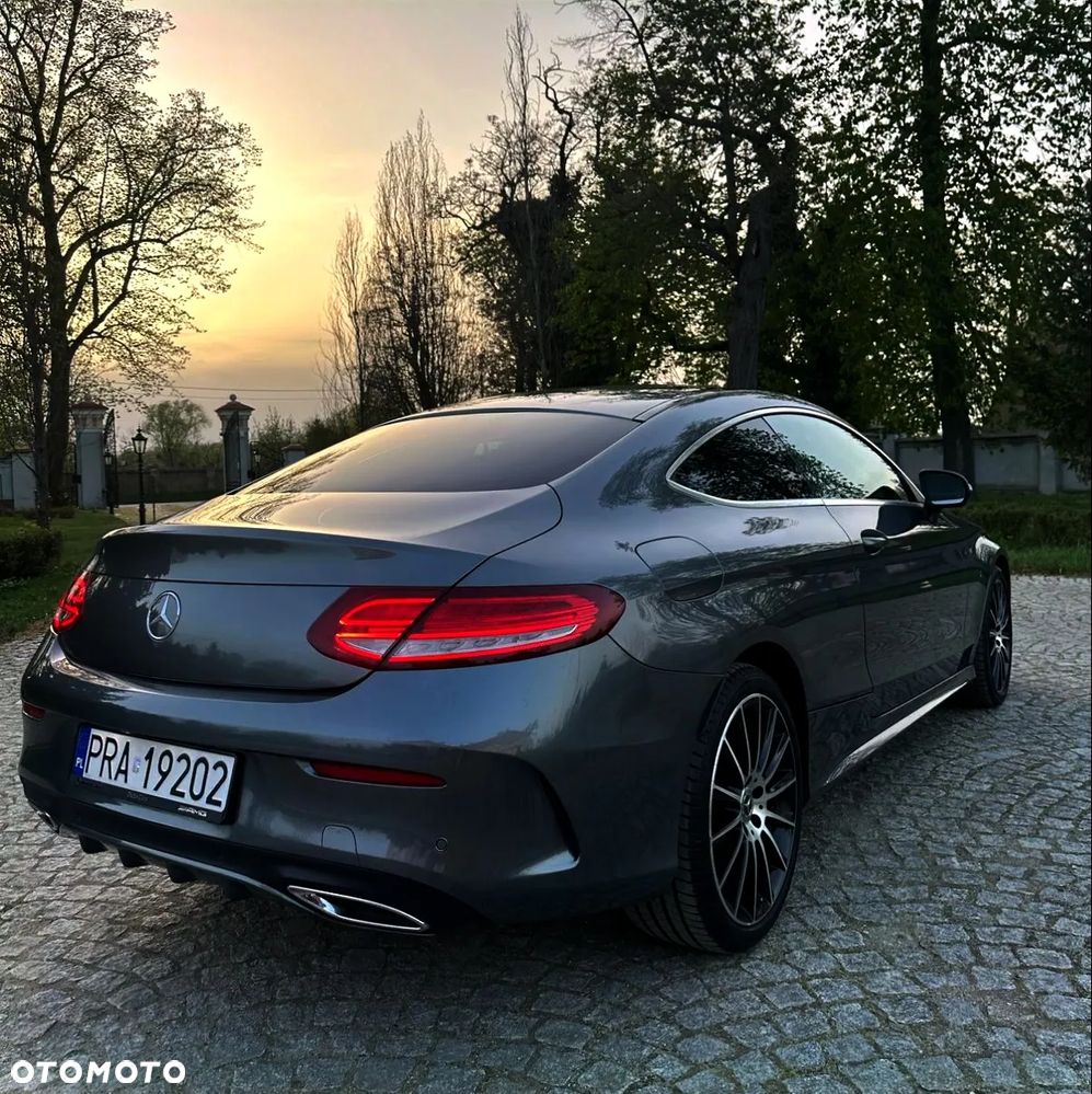 Mercedes-Benz Klasa C 220 d Coupe 4Matic 9G-TRONIC AMG Line - 3