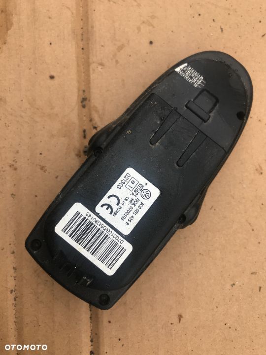 UCHWYT ADAPTER TELEFONU VW 3C0051435B - 1