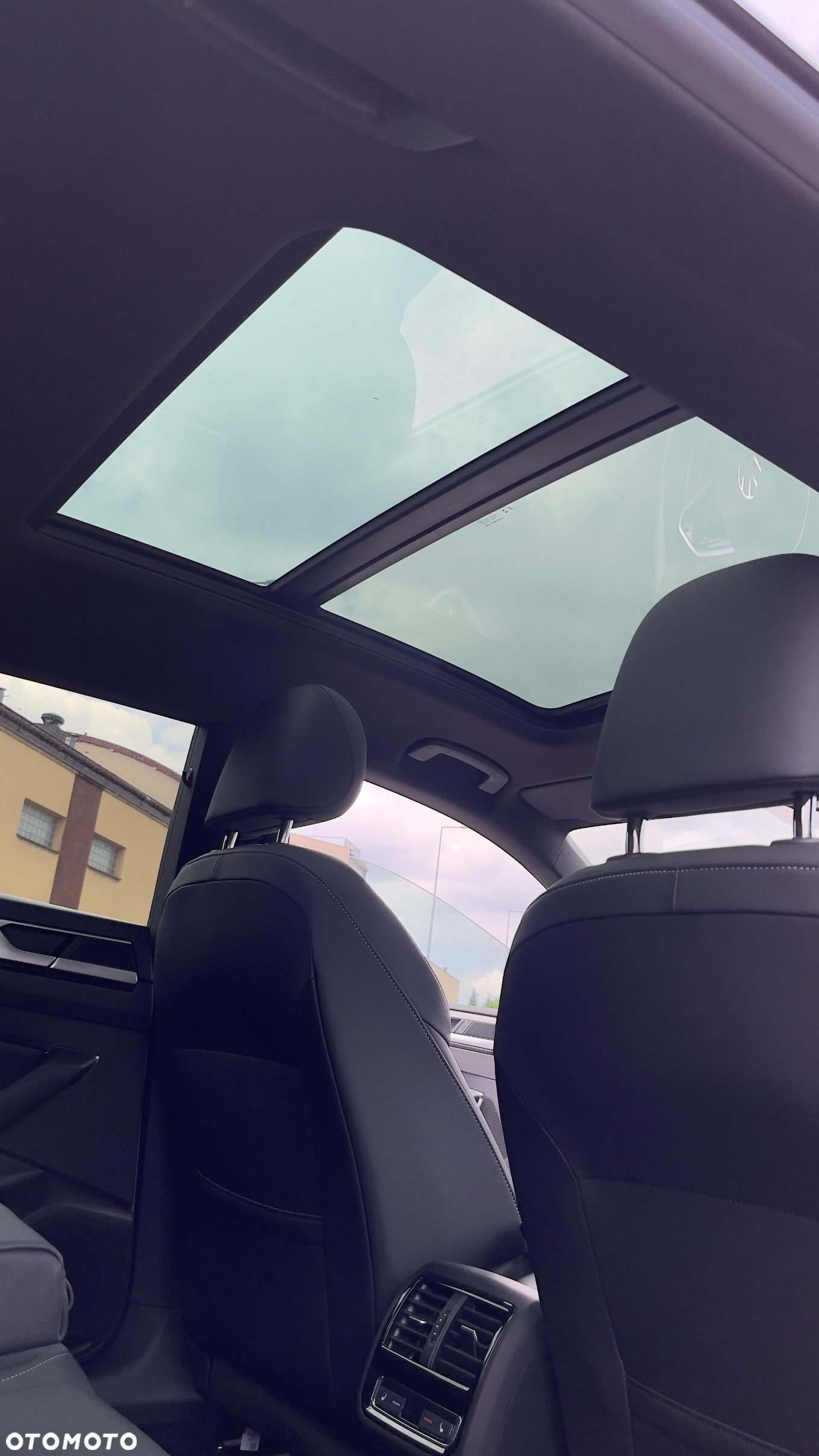 Volkswagen Arteon 2.0 TSI R-Line DSG - 11