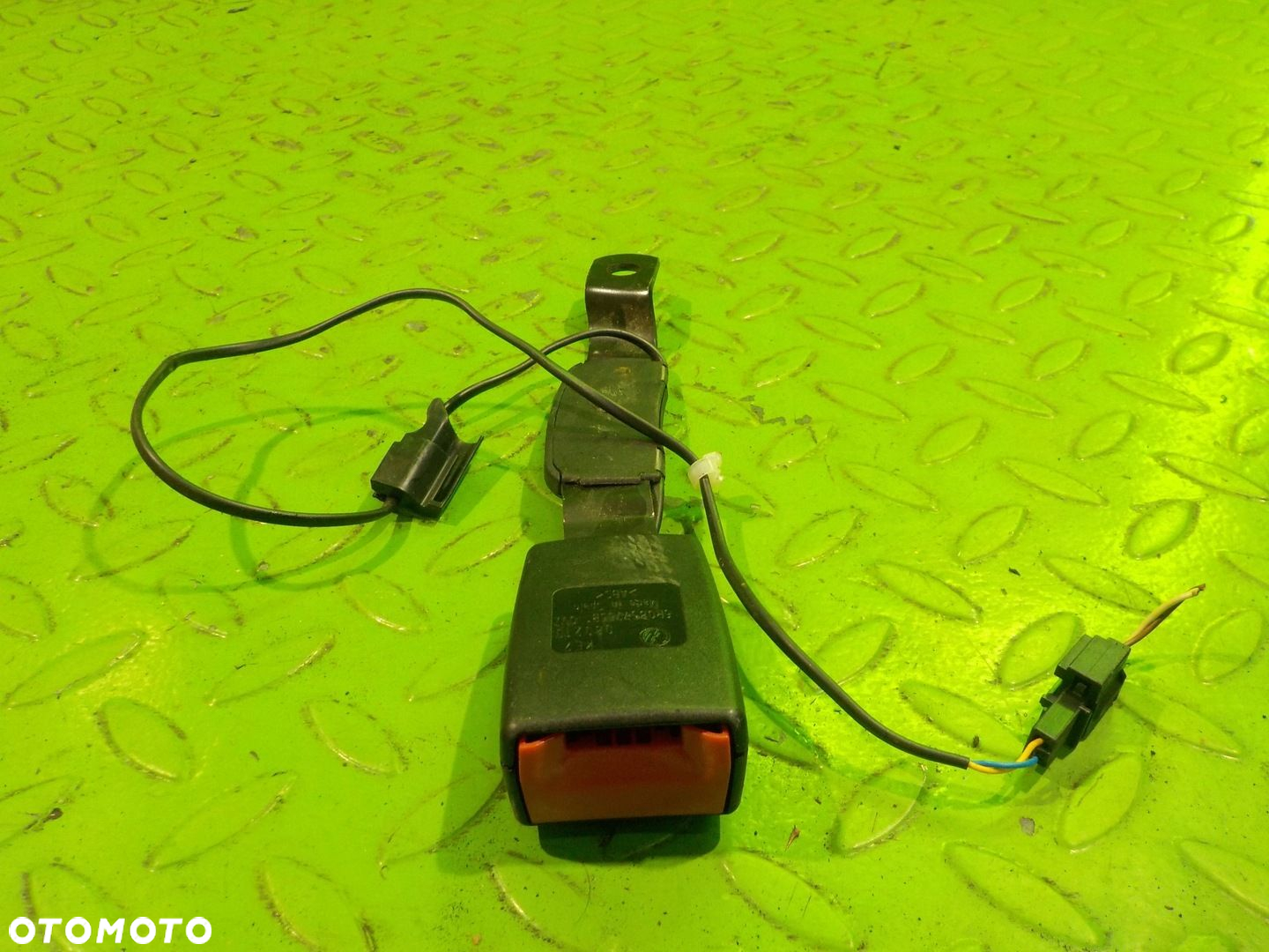 SEAT IBIZA IV 6j 10r 5D zapinka pasa lewa przod 6R0857755B - 3