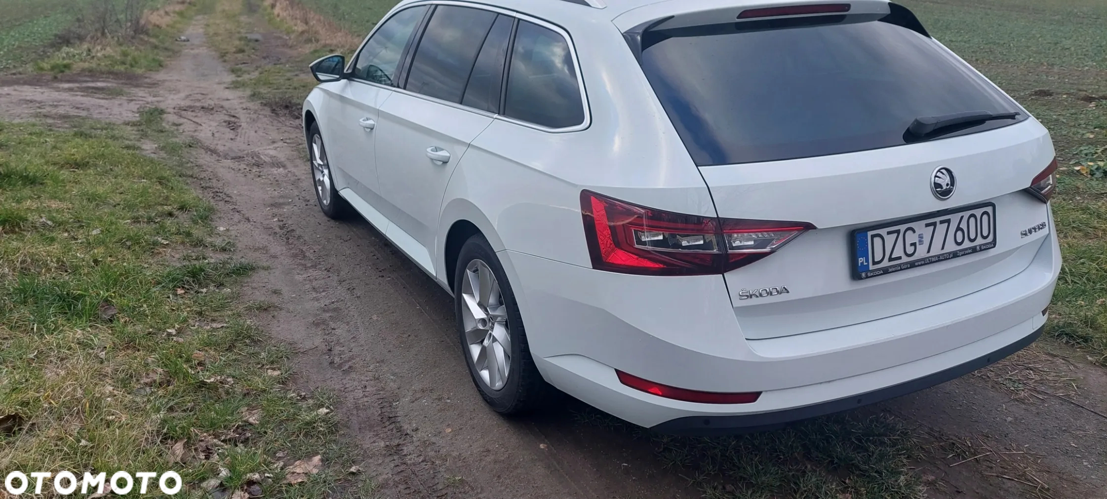 Skoda Superb Combi 2.0 TDI DSG Ambition - 3