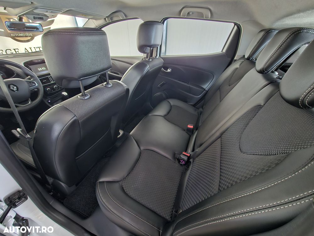 Renault Clio - 11