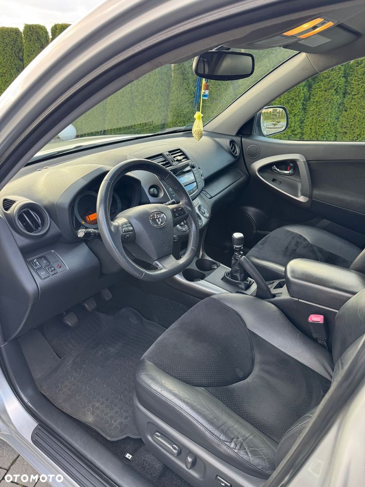 Toyota RAV4 2.2 D-4D Prestige - 8
