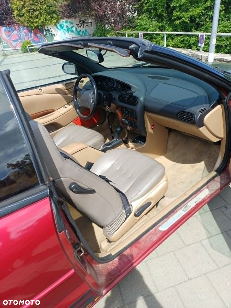 Chrysler Stratus - 6