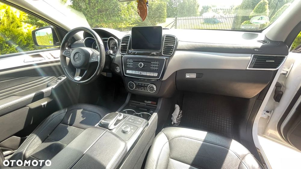 Mercedes-Benz GLE - 10