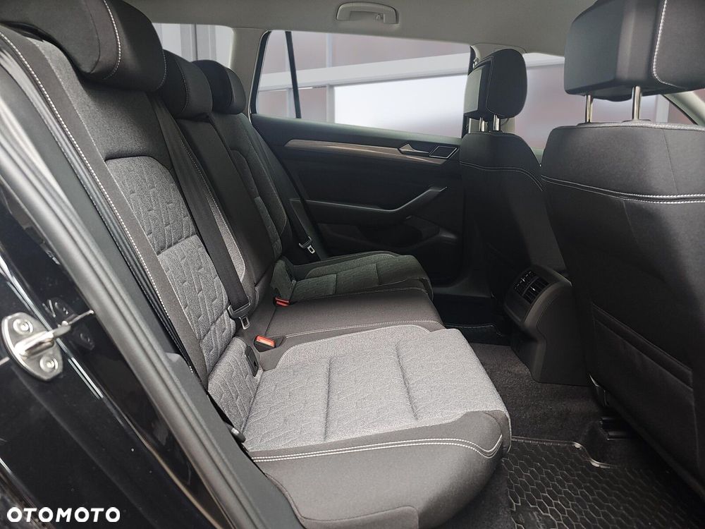 Volkswagen Passat Variant 1.5 TSI EVO Business DSG - 12
