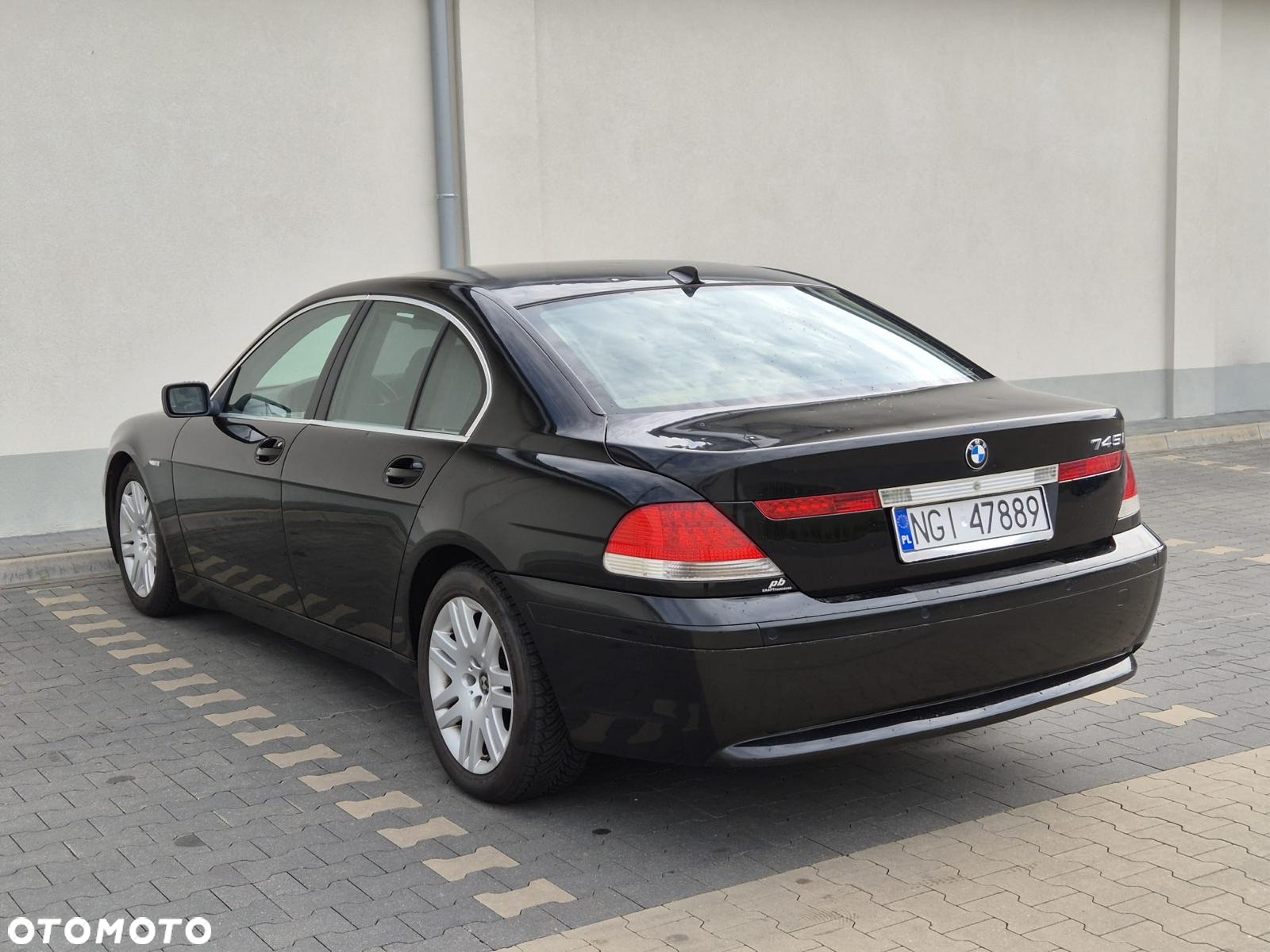 BMW Seria 7 745i - 6