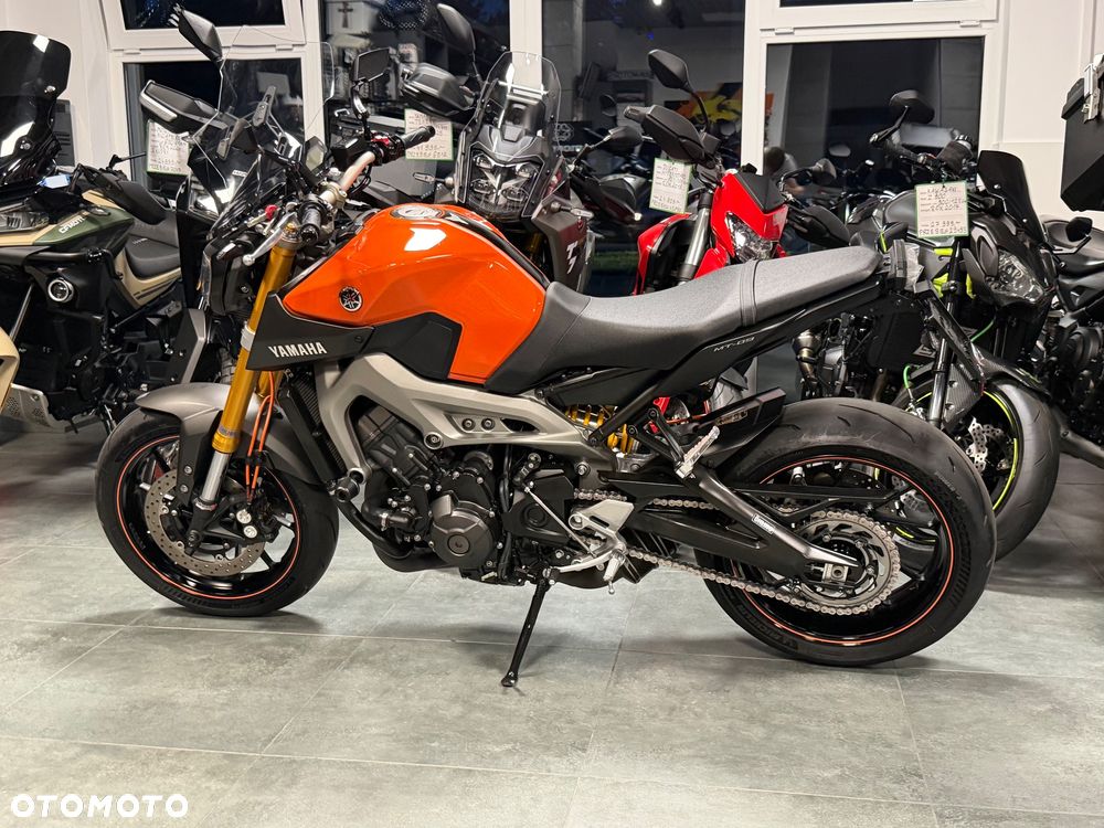 Yamaha MT - 28