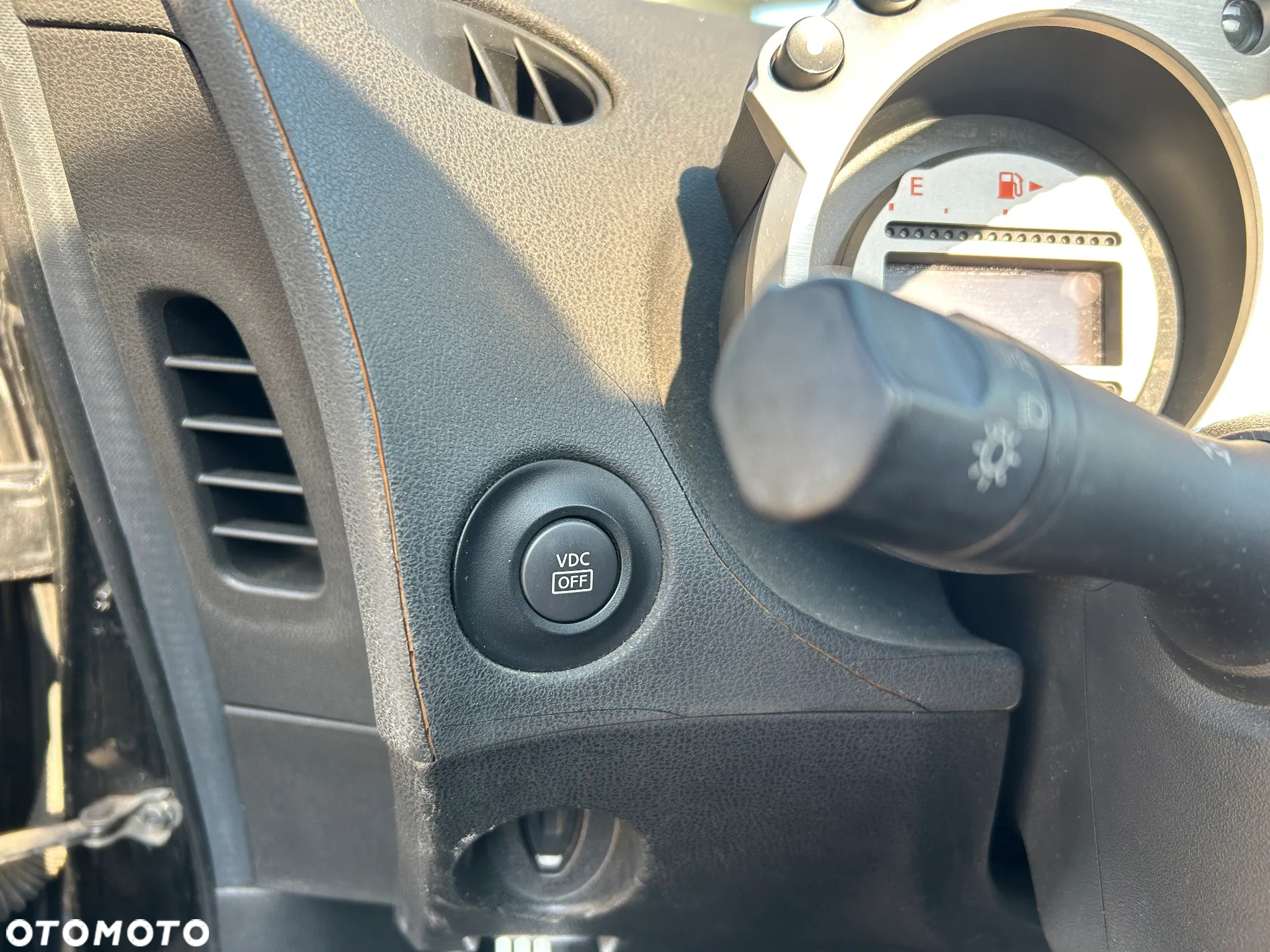 Nissan 370 Z Standard - 23