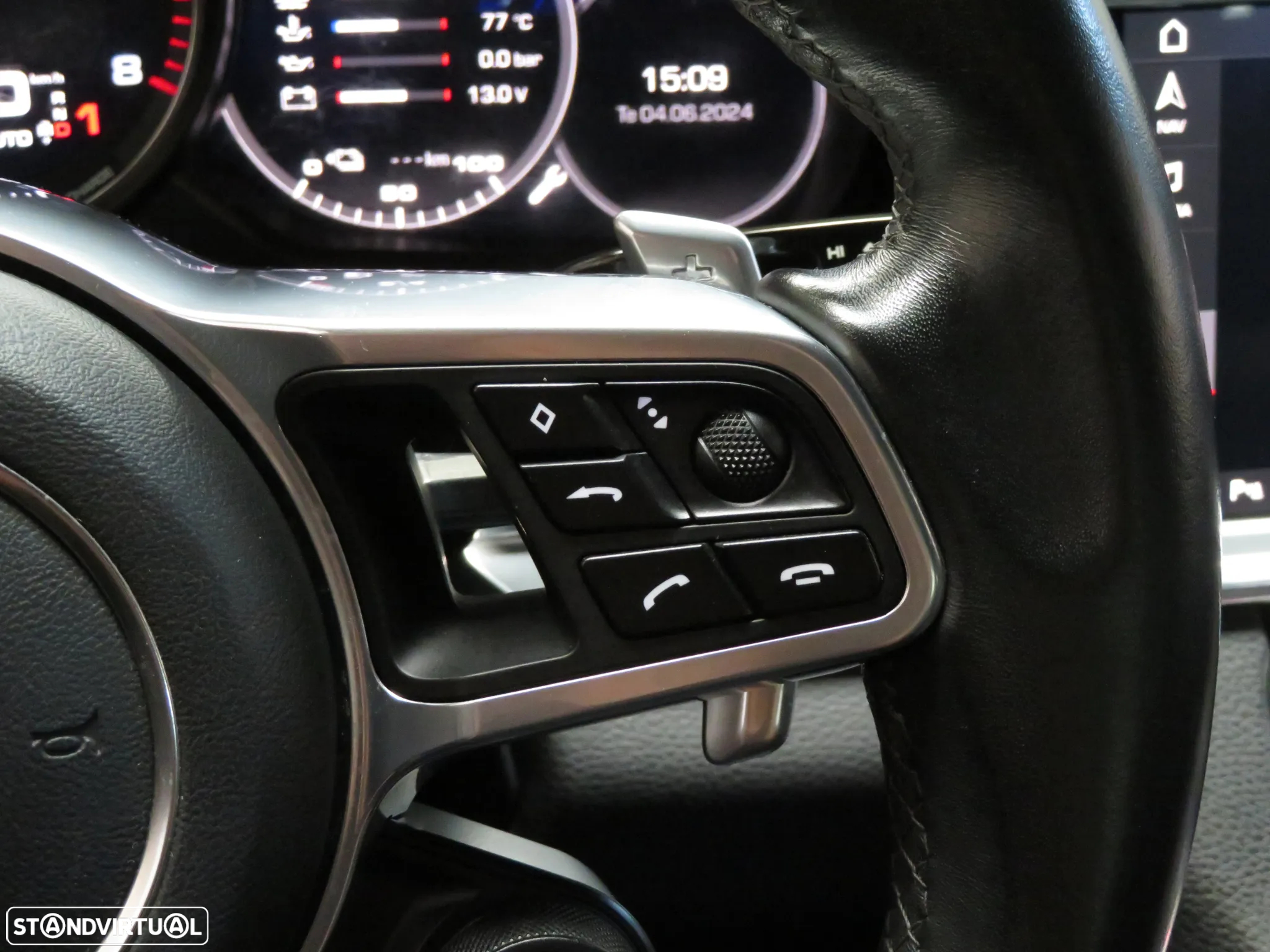 Porsche Panamera 4 E-Hybrid - 38