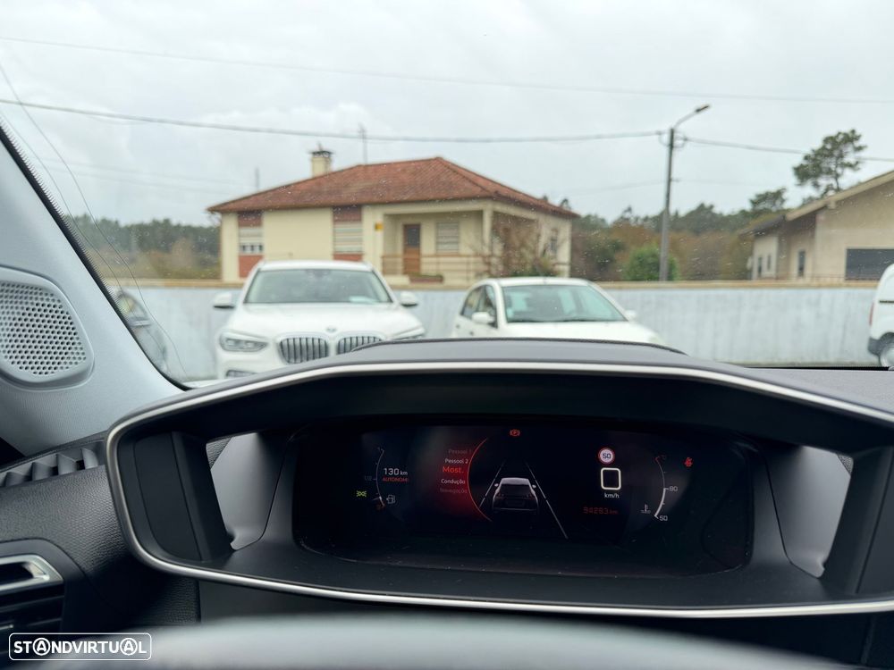 Peugeot 2008 1.2 PureTech Allure - 16