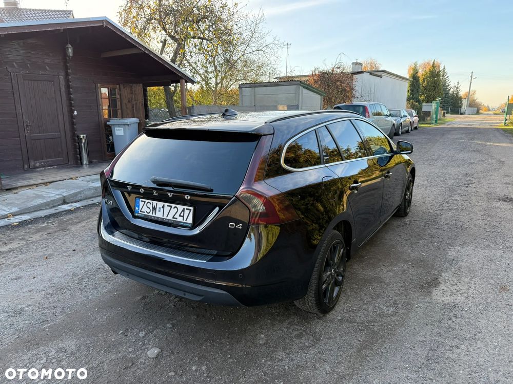 Volvo V60 D4 Momentum - 9