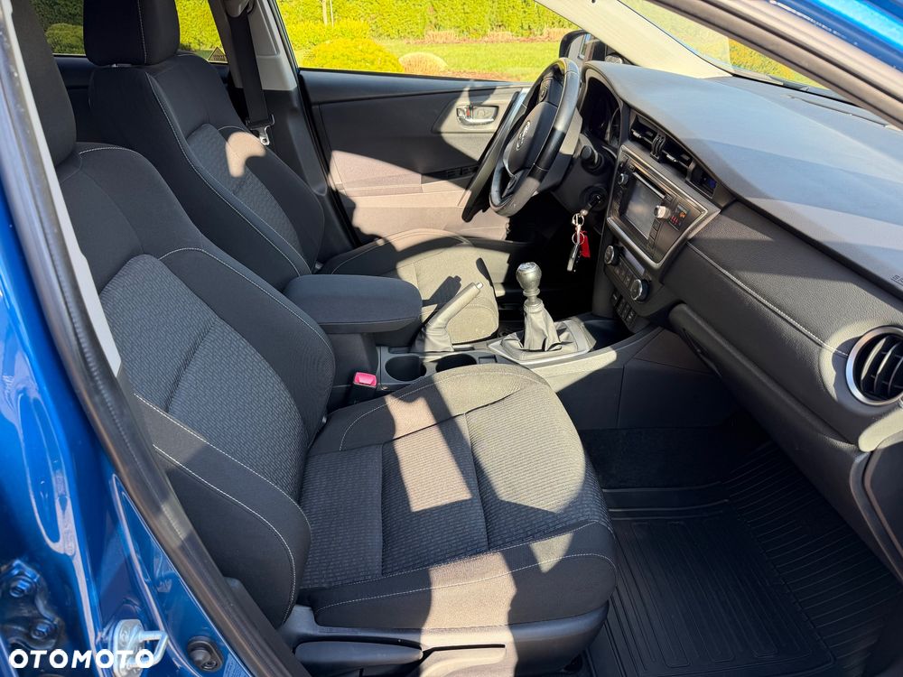 Toyota Auris 1.6 Premium Start - 25