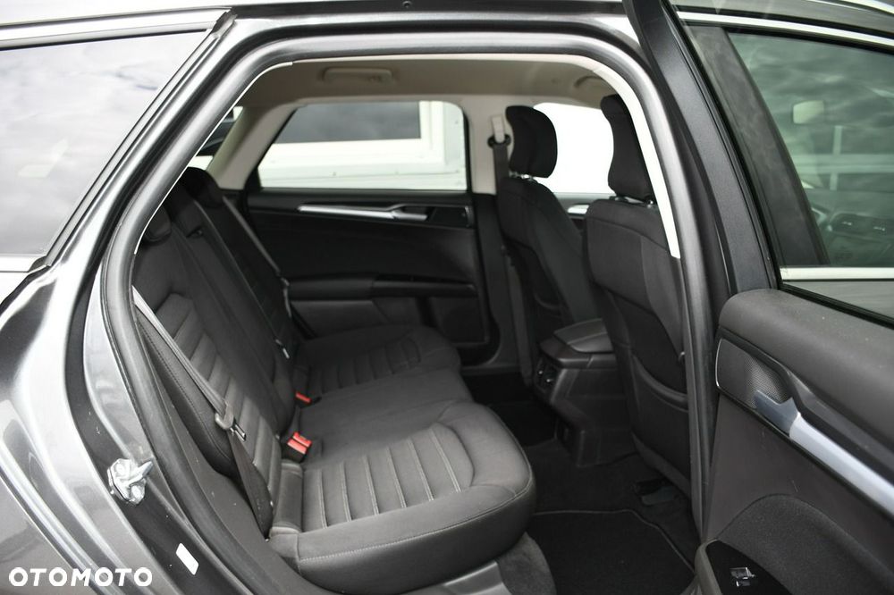 Ford Mondeo - 33