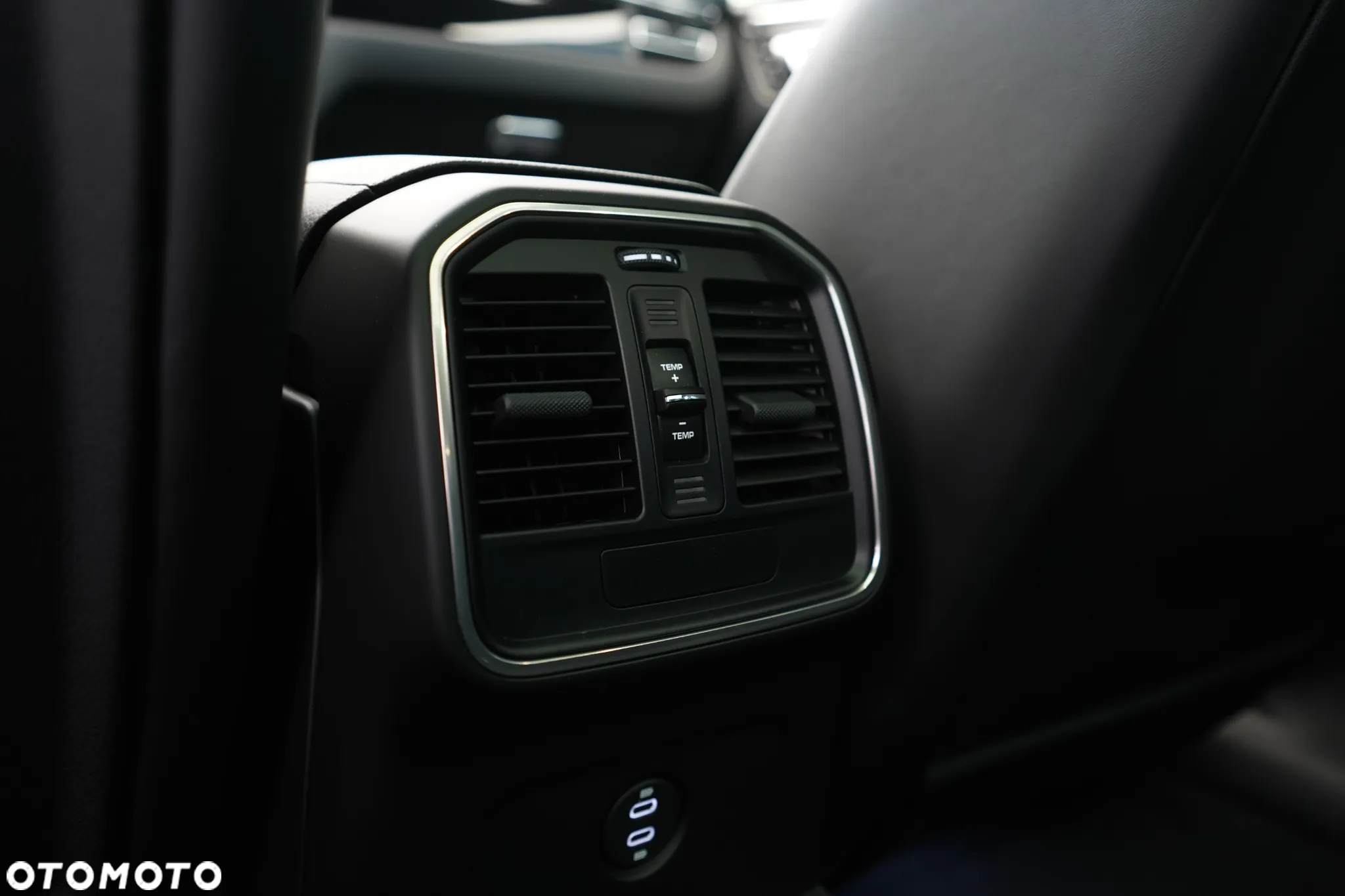 Porsche Macan Standard - 24