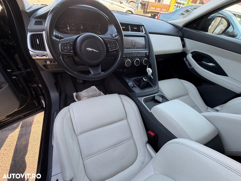 Jaguar E-Pace - 8