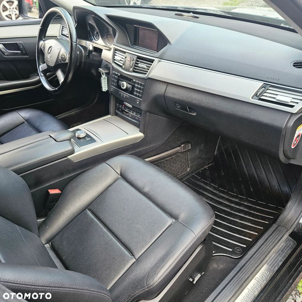 Mercedes-Benz Klasa E 350 CDI DPF BlueEFFICIENCY 7G-TRONIC Avantgarde - 25
