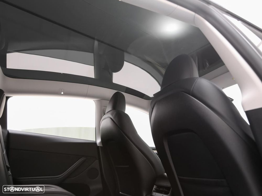 Tesla Model Y RWD - 13