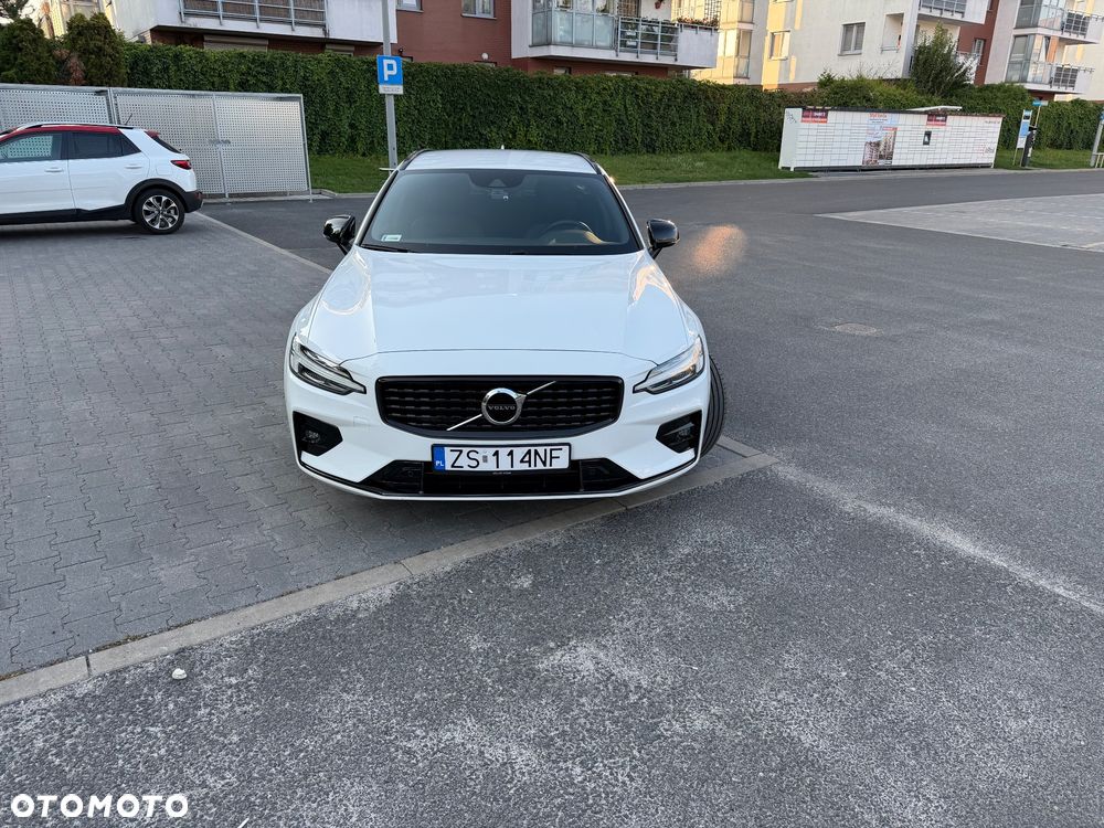 Volvo V60 B3 B R-Design - 1