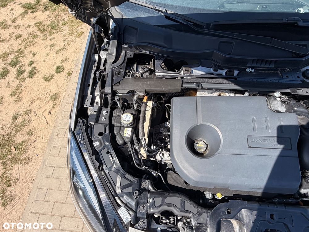 Jaguar E-Pace 1.5 P300e PHEV AWD R-Dynamic SE - 22