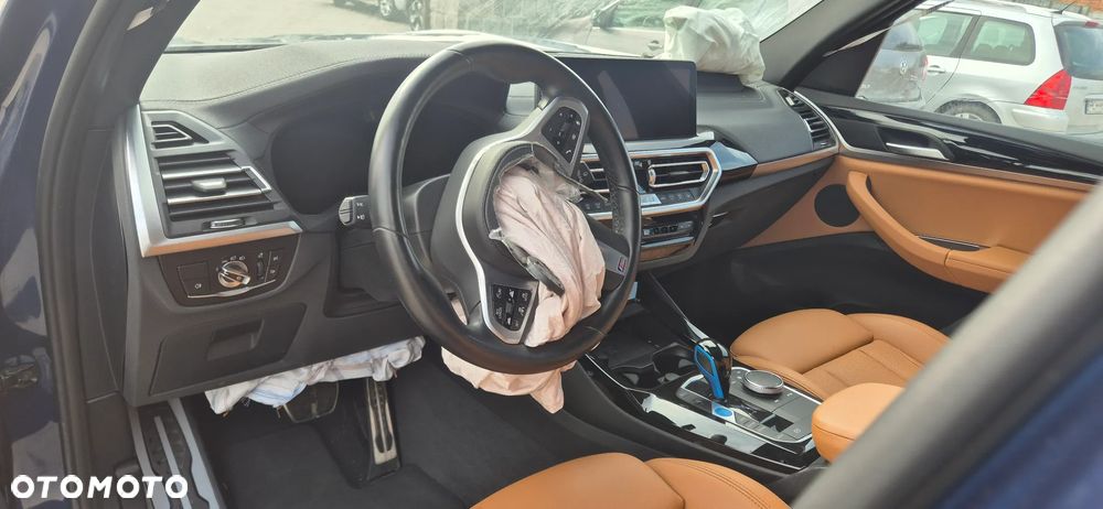 BMW iX3 - 23