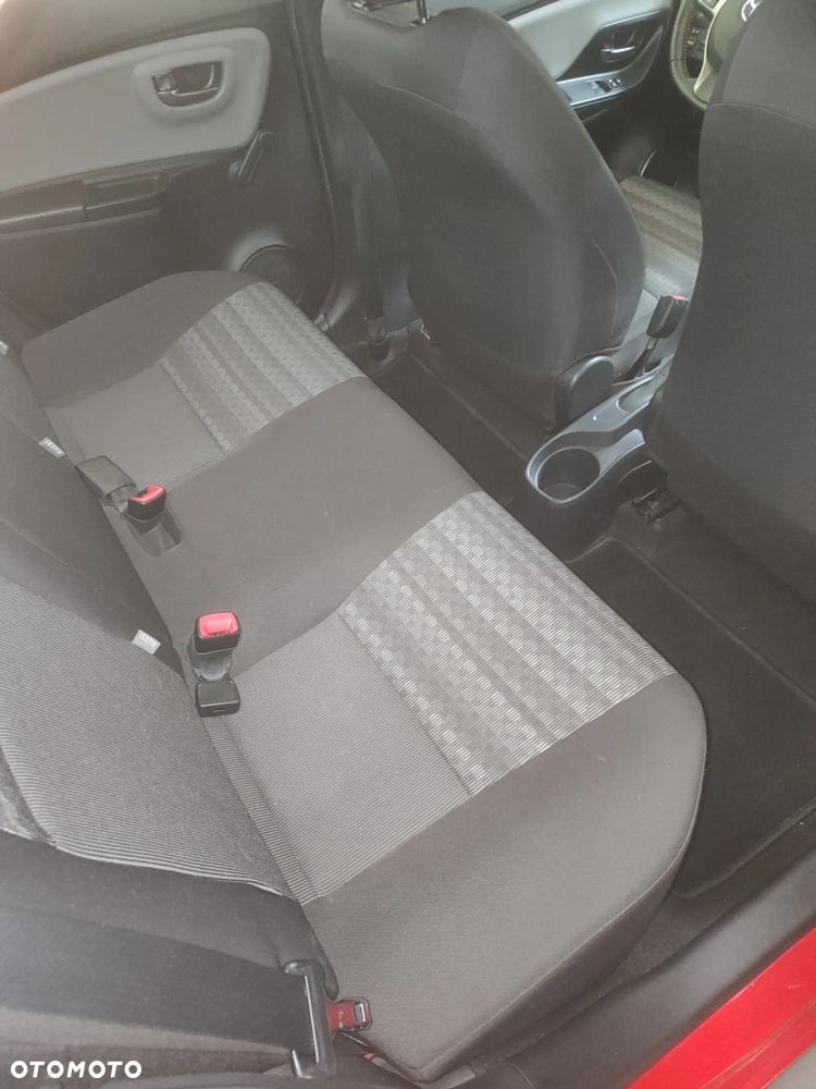 Toyota Yaris 1.0 Premium - 10