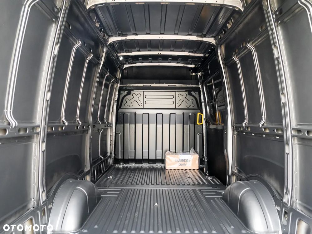 Iveco Daily L3H2 Edycja specjalna na 50 lecie marki - 13