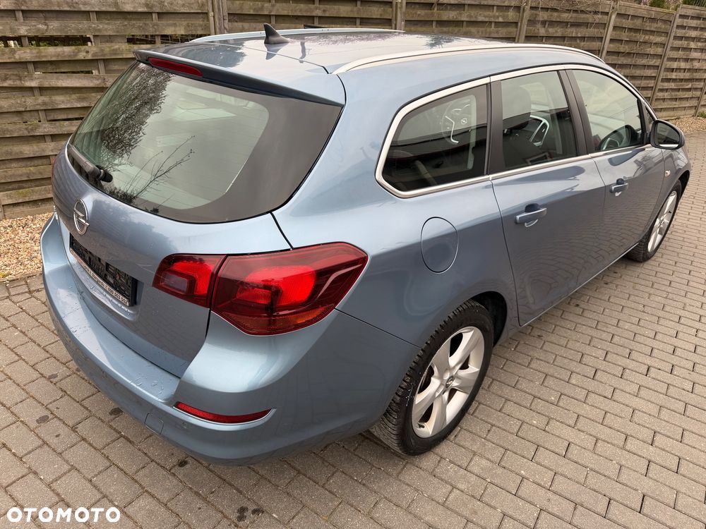 Opel Astra 1.6 Automatik Design Edition - 9