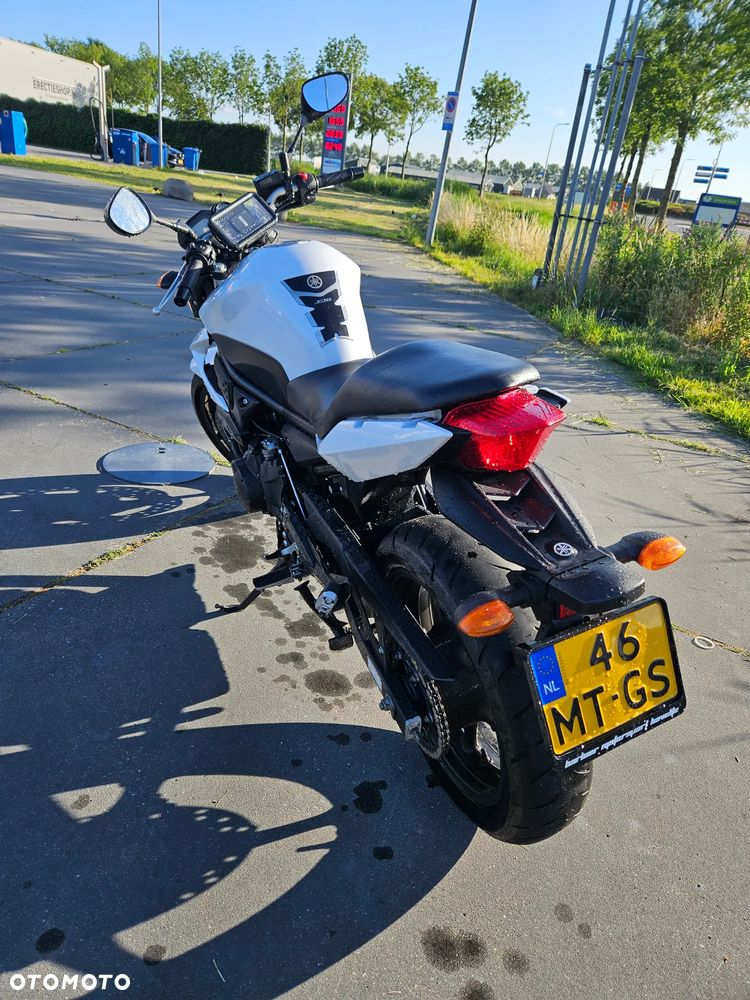 Yamaha XJ - 12