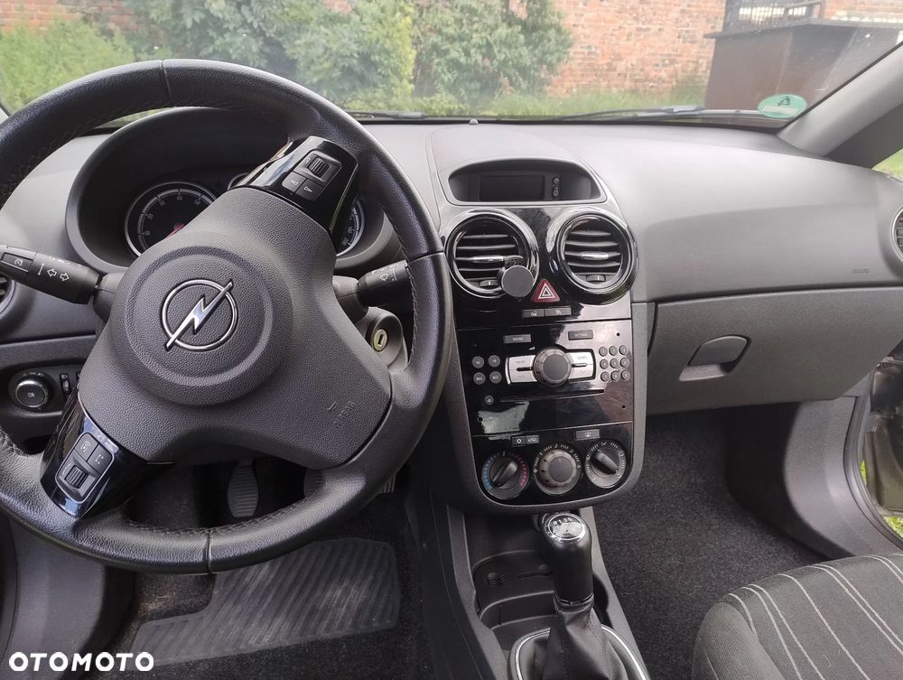 Opel Corsa 1.2 16V Enjoy - 8