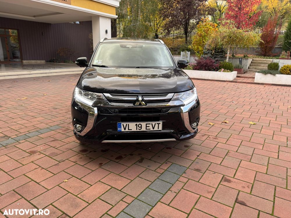 Mitsubishi Outlander - 3