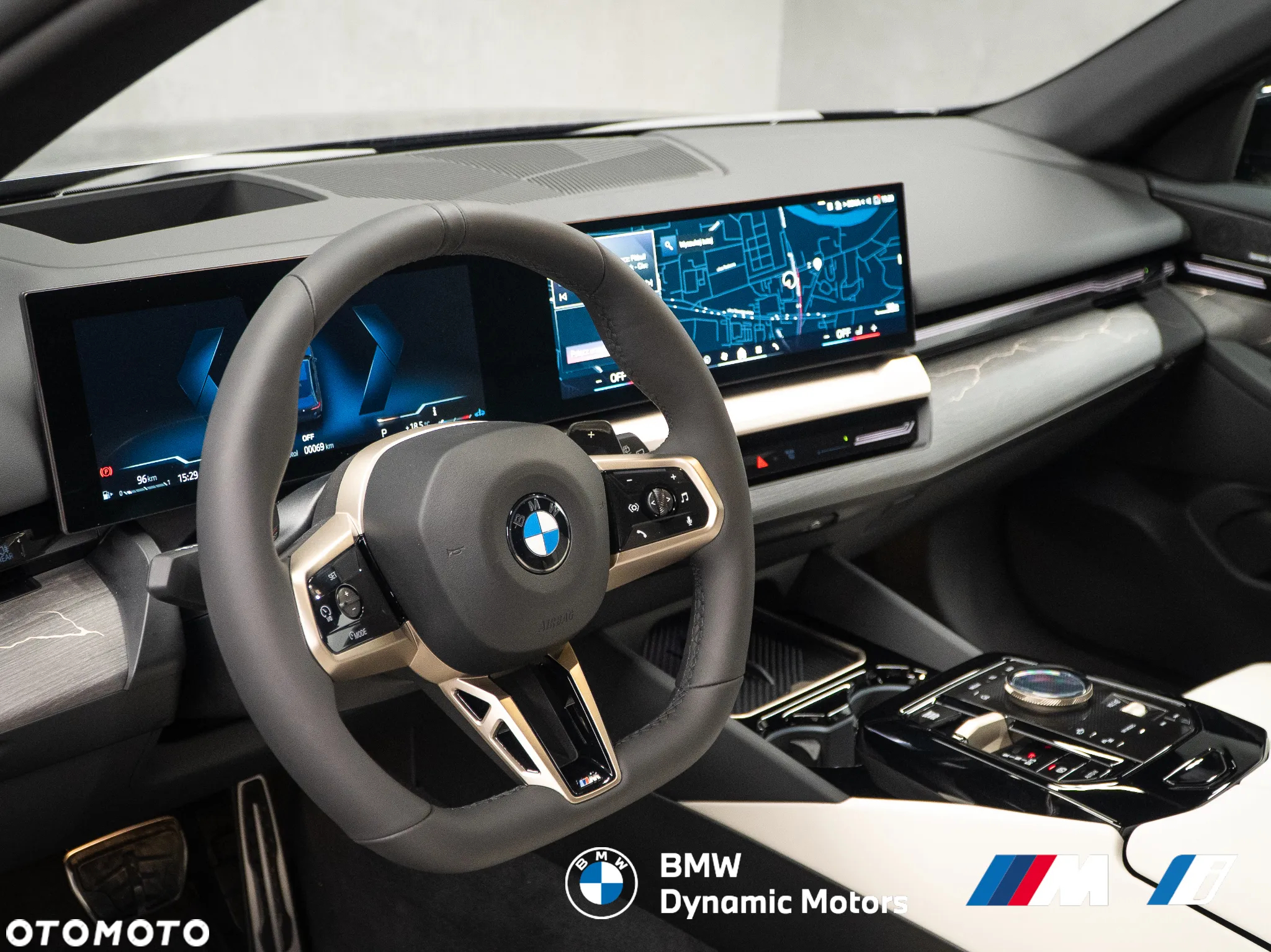 BMW Seria 5 520d xDrive Touring - 17