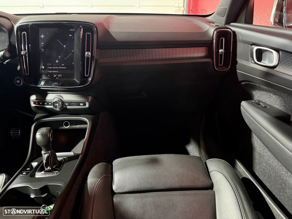 Volvo XC 40 2.0 D3 R-Design - 34
