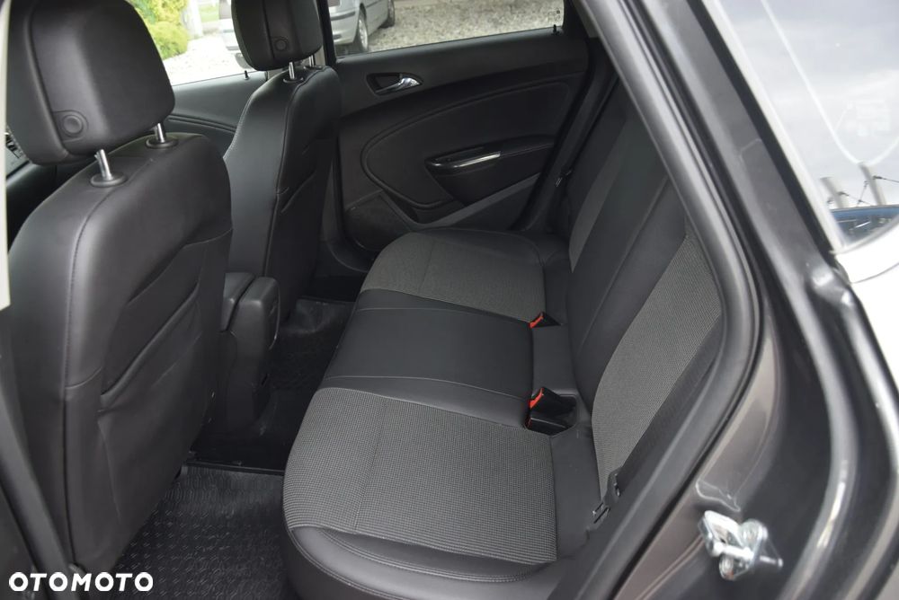 Opel Astra 1.6 Enjoy EU6 - 35