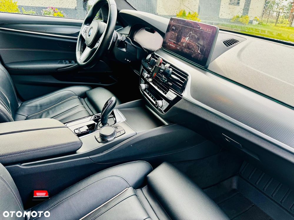 BMW Seria 5 520d xDrive mHEV - 9