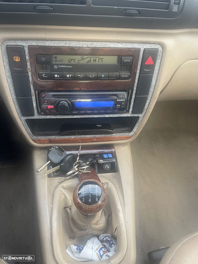 VW Passat 1.9 TDi Confortline - 7